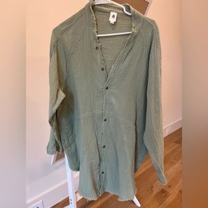 Dress with distressed collar